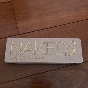 Naked 3 eyeshadow Palette